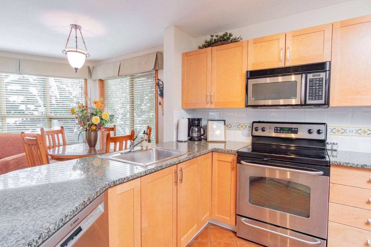 The Best Ski In Ski Out Two Bedroom Condo At Aspens Whistler Luaran gambar