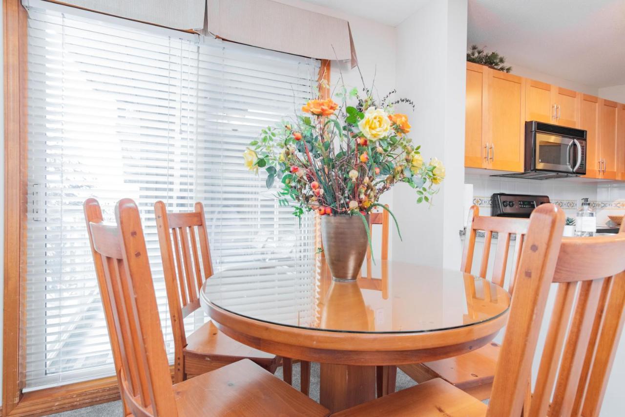 The Best Ski In Ski Out Two Bedroom Condo At Aspens Whistler Luaran gambar
